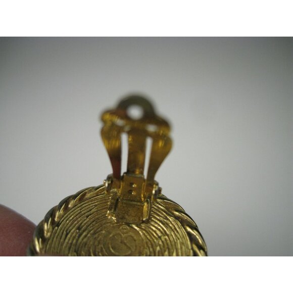 Vintage 1990s St John Logo Gold Tone Clip On Earrings Braided Rim Round 1 in - Picture 13 of 15